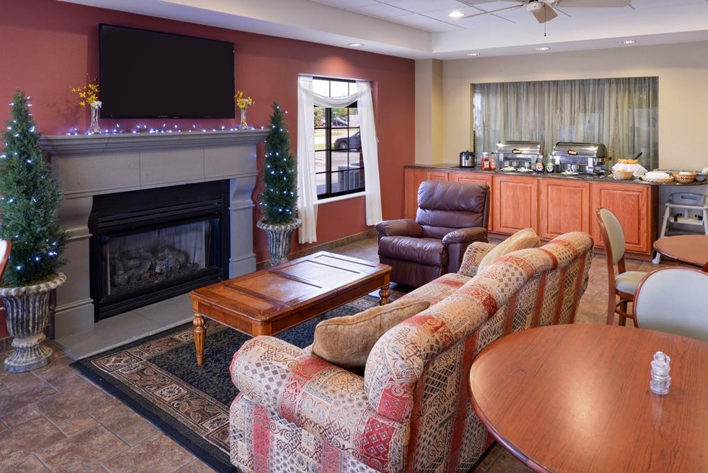 Country Hearth Inn & Suites Edwardsville Interior photo